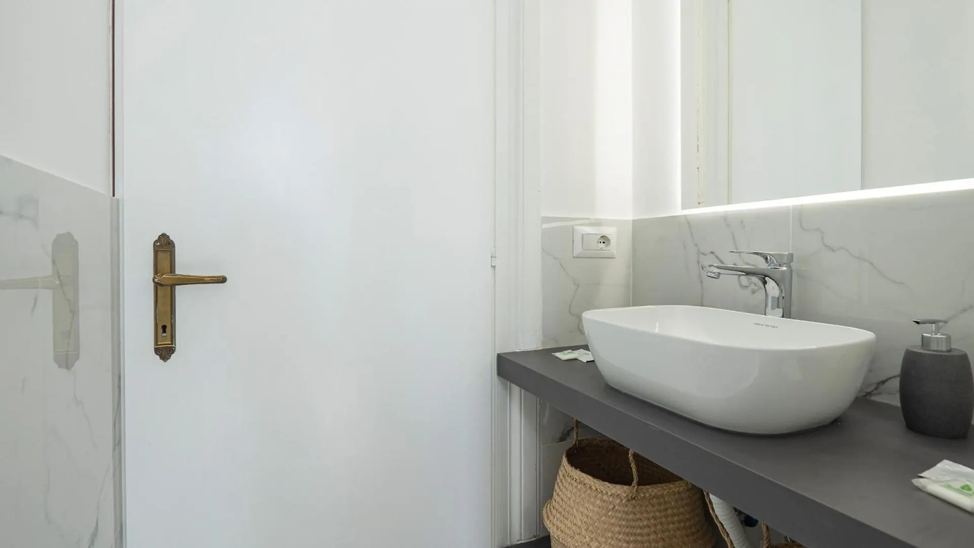 Domus San Giovanni Elegant Apartment Rome