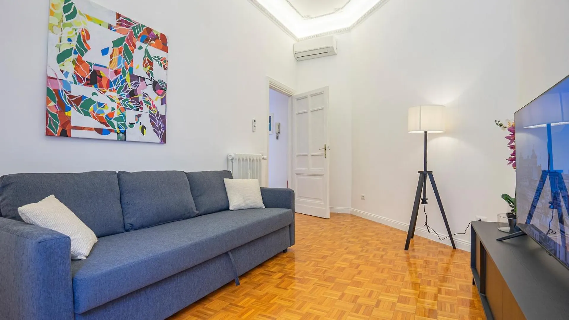 Domus San Giovanni Elegant Apartment Rome Italy
