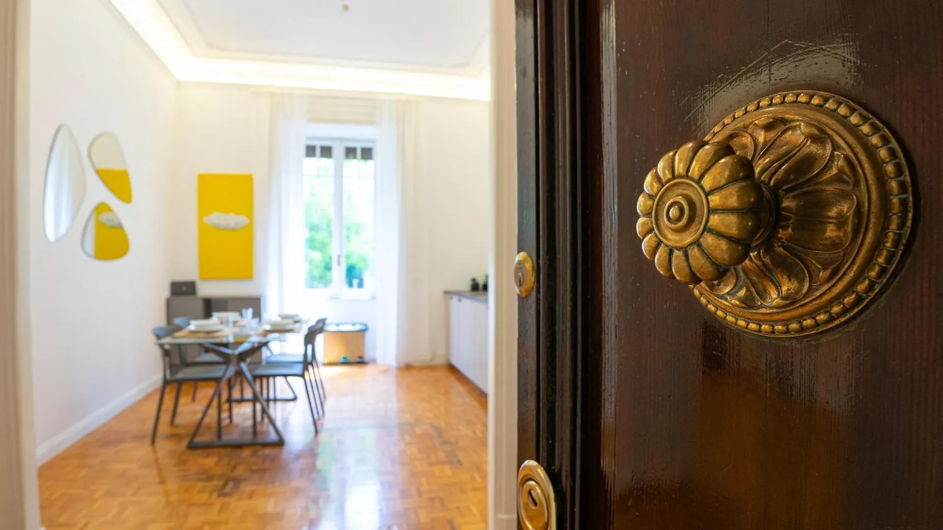 Domus San Giovanni Elegant Apartment Rome Italy