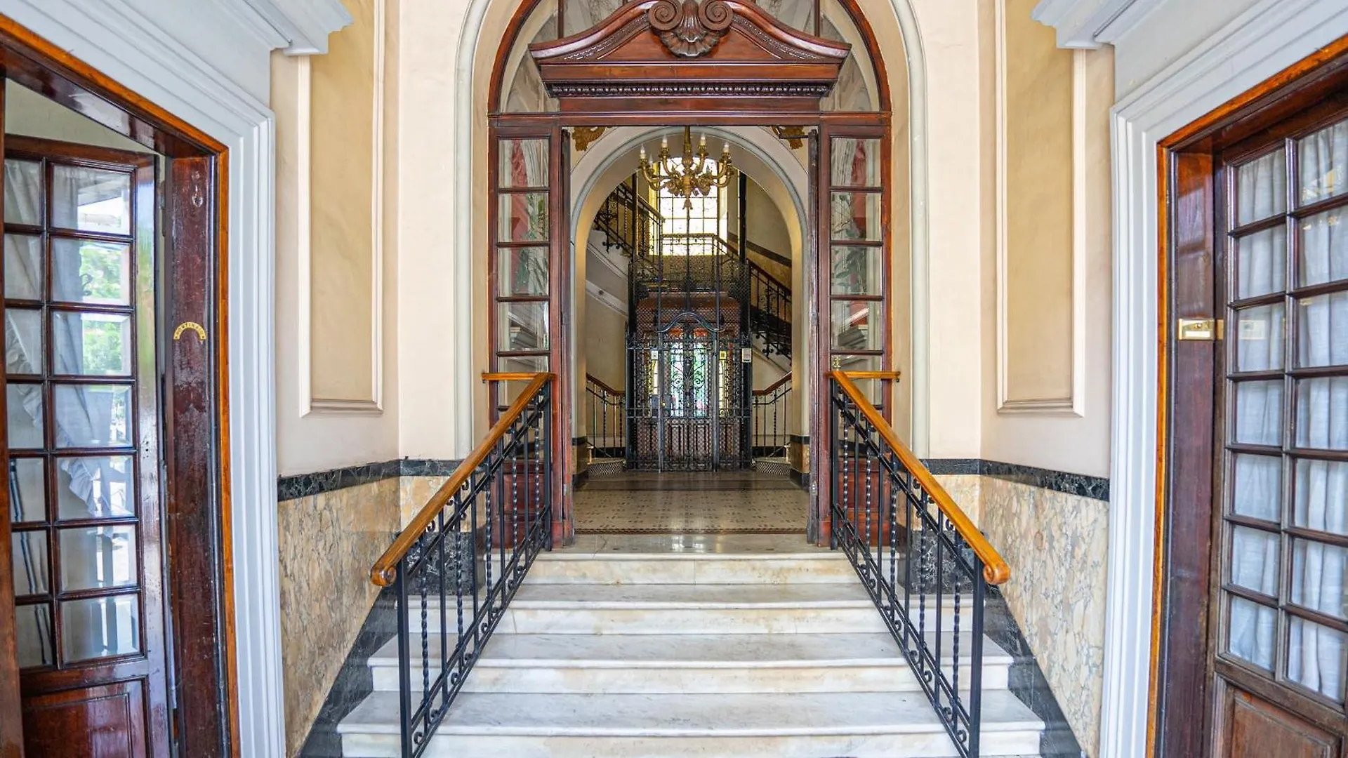 Domus San Giovanni Elegant Apartment Rome
