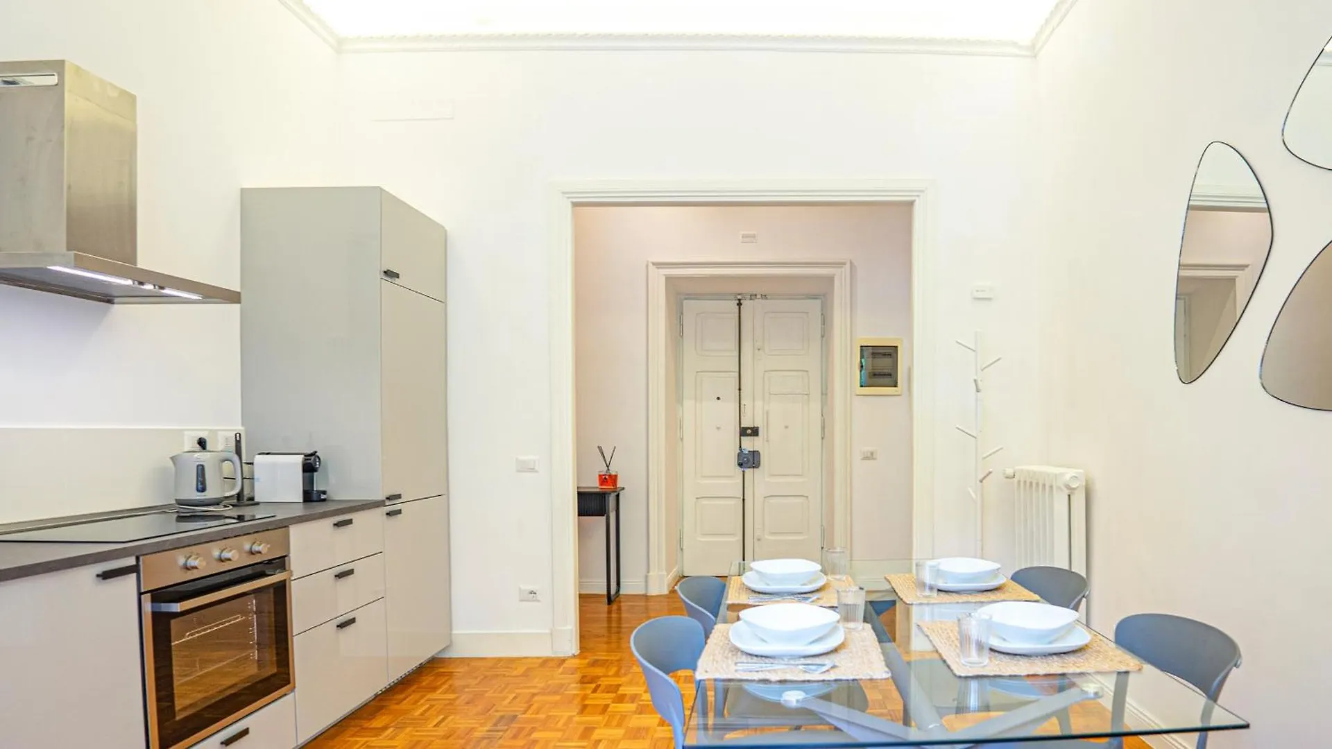 Domus San Giovanni Elegant Apartment Rome Italy